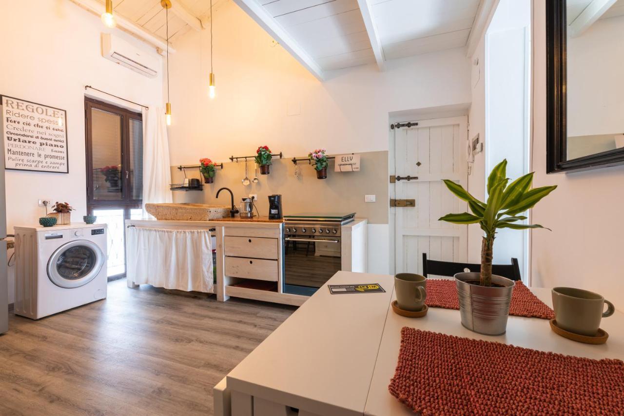 Elly Holiday House Palermo Exteriör bild